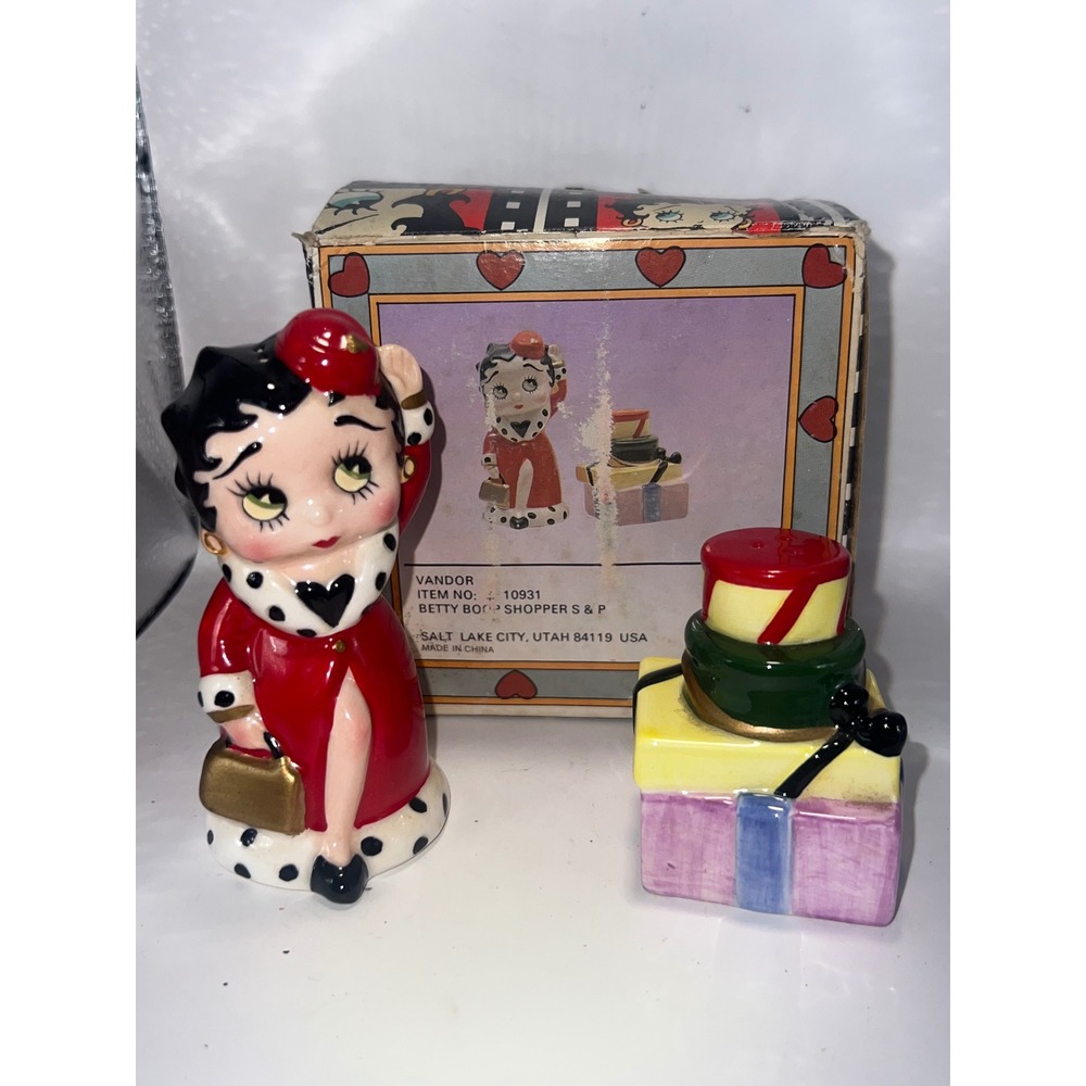 Vandor Betty Boop Shopper Salt and Pepper Shaker Set 1995 Pelzman Designs 10931